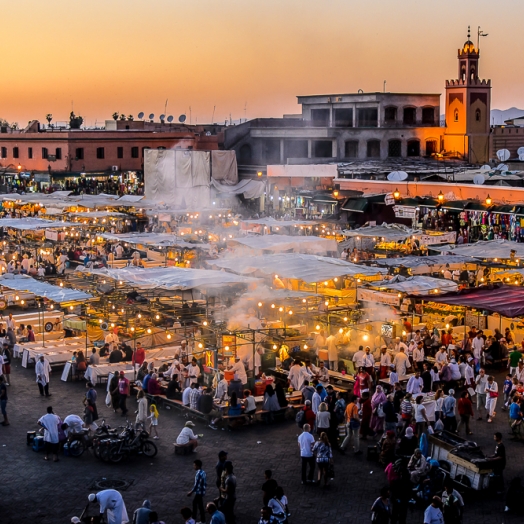 Auf dem Marktplatz sind unzählige Gaukler, Märchenerzähler und Schlangenbeschwörer zu bestaunen; Copyright dietwalther