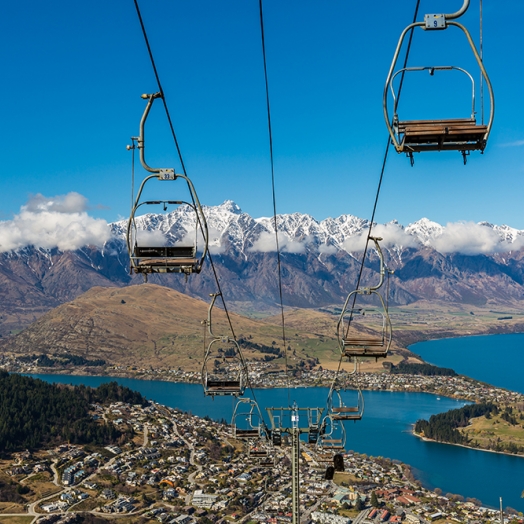 Die Skyline Gondola ist ein Highlight in Queenstown; Copyright naruedom