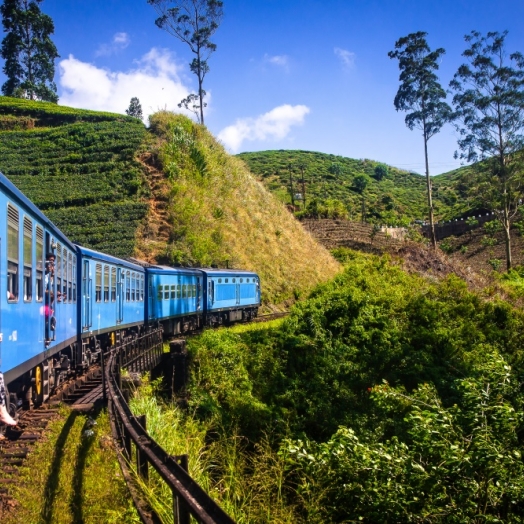 Mit dem Zug durch das Hochland von Sri Lanka; Copyright Melinda Nagy